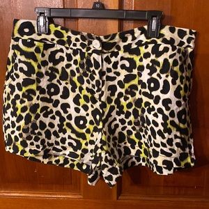 MADISON SHORTS SIZE 14